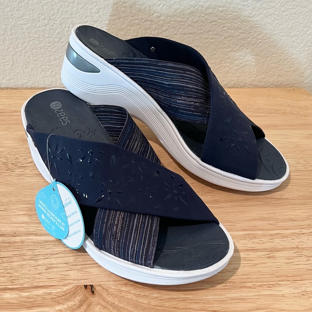NWT Bzees “Diamond” sandals, 10W